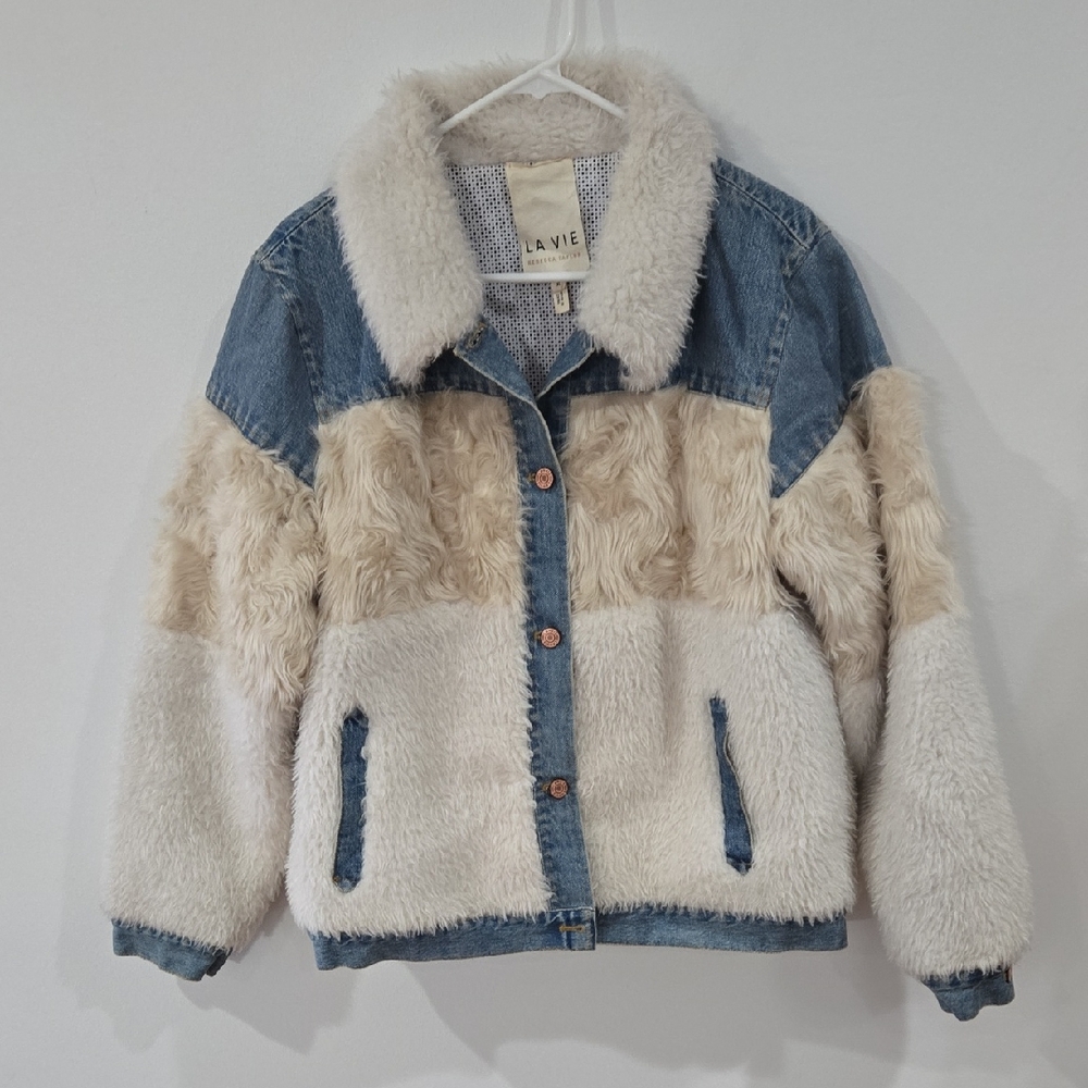 La Vie Sz XL Blue Denim Jacket with Cream Faux Fur